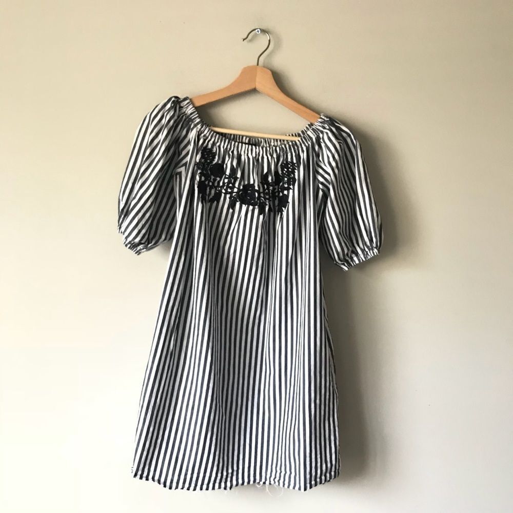 Style mafia Striped Off the Shoulder Dress XS
